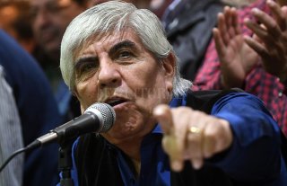 Moyano consiguió un aumento salarial del 25% y desactivó el paro de camioneros Moyano consiguió un aumento salarial del 25% y desactivó el paro de camioneros