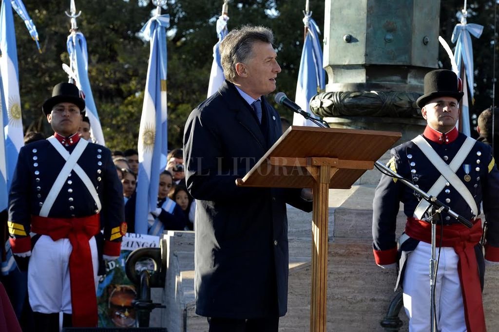 Por cuestiones de seguridad Macri suspendió su viaje a Rosario y no encabezará el acto por el Día de la Bandera - Macri suspendió su viaje a Rosario y no encabezará el acto por el Día de la Bandera - -
