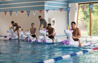 Relajación en Inglaterra: Entrenaron con unicornios Relajación en Inglaterra: Entrenaron con unicornios