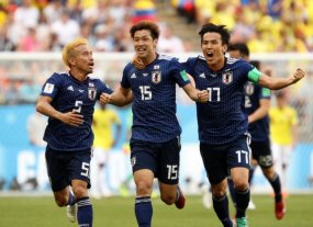 Luego de los festejos por el triunfo, los japoneses limpiaron el estadio Luego de los festejos por el triunfo, los japoneses limpiaron el estadio