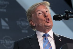 Trump firmó un decreto para poner fin a su política de separación de familias Trump firmó un decreto para poner fin a su política de separación de familias