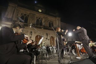 La UNL le cantó al Centenario de la Reforma La UNL le cantó al Centenario de la Reforma