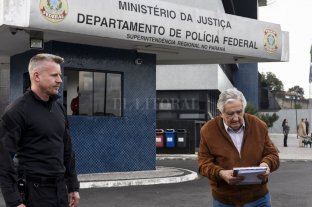 Mujica visitó a Lula en prisión y dijo que lo vio "con muy buen ánimo" Mujica visitó a Lula en prisión y dijo que lo vio "con muy buen ánimo"