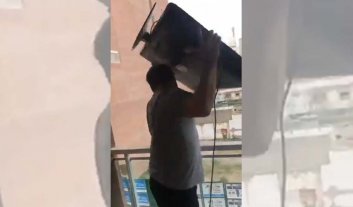 Locura mundial: perdió la Selección y tiró el TV por la ventana Locura mundial: perdió la Selección y tiró el TV por la ventana