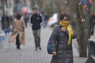 Ventoso y frío viernes en la ciudad Ventoso y frío viernes en la ciudad