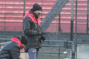 El DT de Colón pide "tres jugadores más" El DT de Colón pide "tres jugadores más"