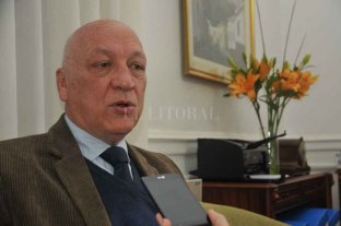 Polémica por los ingresos de funcionarios Topes salariales: Bonfatti advirtió que ya había un decreto de Binner - "No hay ninguna diferencia con Miguel Lifschitz. Nos hemos reunido infinidad de veces. Nosotros tenemos que defender a Santa Fe y eso es lo que vamos a hacer". Topes salariales: Bonfatti advirtió que ya había un decreto de Binner - "No hay ninguna diferencia con Miguel Lifschitz. Nos hemos reunido infinidad de veces. Nosotros tenemos que defender a Santa Fe y eso es lo que vamos a hacer".