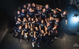 ESTRENAN EL MUSICAL "¡SOY! ESA ALFONSINA" EN LOA Almas gemelas - El grupo que dará forma al nuevo espectáculo está integrado en su totalidad por artistas santafesinos. Almas gemelas - El grupo que dará forma al nuevo espectáculo está integrado en su totalidad por artistas santafesinos.