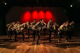 PARTICIPARÁN COMPAÑÍAS LOCALES Y GRUPOS INVITADOS Tercera edición de Danzar Santa Fe - El espíritu del encuentro es reunir a todas las personas que integran la comunidad artística de Santa Fe vinculada a la danza. Tercera edición de Danzar Santa Fe - El espíritu del encuentro es reunir a todas las personas que integran la comunidad artística de Santa Fe vinculada a la danza.