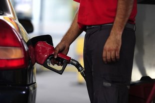 Desde este domingo Aumentan por segunda vez en el mes la nafta y el gasoil - Aumentan por segunda vez en el mes la nafta y el gasoil -