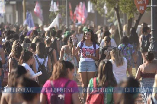 Marcha por el #8M en Santa Fe