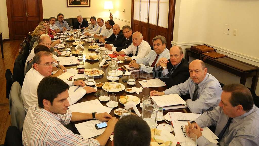 Se realizó la primera reunión del nuevo gabinete provincial : : El