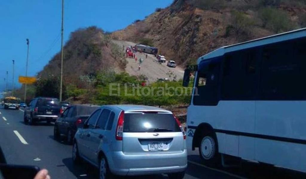 Volcó el micro que trasladaba a los jugadores de Huracán en Venezuela