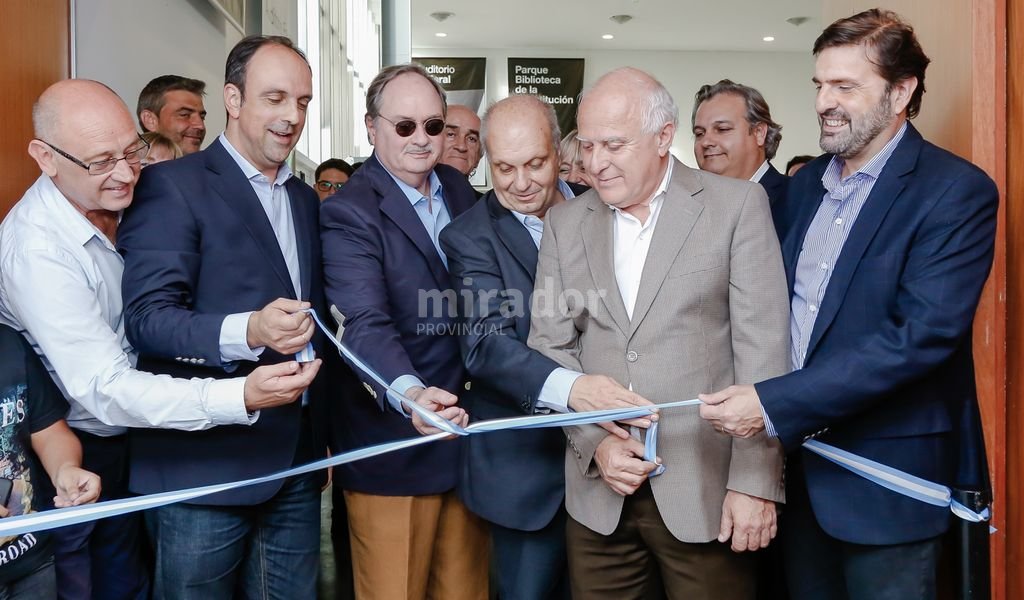 Santa Fe inauguraron el auditorio del Parque Biblioteca Mirador