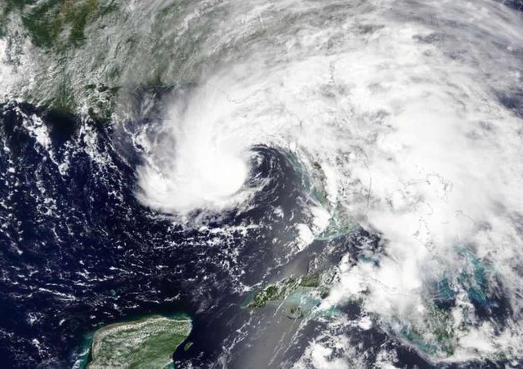 La tormenta "Alberto" llegó a Florida con fuertes vientos y lluvias