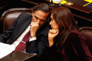 Pichetto sobre el desafuero a Cristina Kirchner "Debe realizarse el juicio oral con sentencia firme para proceder con el desafuero" - Pichetto, jefe del bloque justicialista del Senado "Debe realizarse el juicio oral con sentencia firme para proceder con el desafuero" - Pichetto, jefe del bloque justicialista del Senado