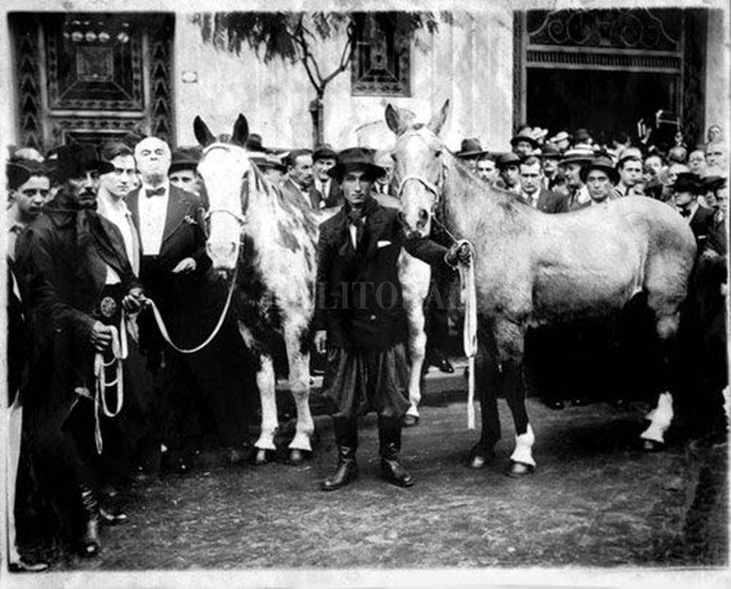 Galería de imágenes - Día Nacional del Caballo: a 90 años de la hazaña de  Gato y Mancha - ElLitoral.com