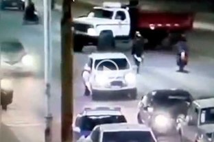 En Reconquista Imprudencia en la Ruta 11: hacía "wheelie" con la moto y chocó un camión - Imprudencia en la Ruta 11: hacía "wheelie" con la moto y chocó un camión -
