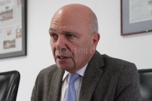 Ricardo Rochetti "Nadie imaginaba el año pasado este escenario económico" - Rochetti aclaró que la UCSF se financia con el arancel que pagan los alumnos, y en menor medida con servicios a terceros. Que no hay ningún subsidio del Estado. Y que, con una pauta inflacionaria prevista del 17 % y una inflación real de más del 40 % "nos quedamos cortos". "Nadie imaginaba el año pasado este escenario económico" - Rochetti aclaró que la UCSF se financia con el arancel que pagan los alumnos, y en menor medida con servicios a terceros. Que no hay ningún subsidio del Estado. Y que, con una pauta inflacionaria prevista del 17 % y una inflación real de más del 40 % "nos quedamos cortos".