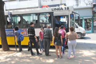 Una semana sin servicio durante la noche Paro de colectivos: reunión para intentar "destrabar" el conflicto - La línea 18 es una de las que funcionan con normalidad en la ciudad, junto con la 5, 10, 11, 13 y 16. Paro de colectivos: reunión para intentar "destrabar" el conflicto - La línea 18 es una de las que funcionan con normalidad en la ciudad, junto con la 5, 10, 11, 13 y 16.