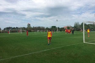 Domínguez planifica el equipo para el viernes Colón tendría un cambio para visitar a Huracán - Colón volvió a los trabajos el sábado, luego de la victoria con River Colón tendría un cambio para visitar a Huracán - Colón volvió a los trabajos el sábado, luego de la victoria con River