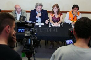 Afecta a varias localidades La provincia trabaja para atender las consecuencias del fenómeno meteorológico - Conferencia de prensa realizada en Casa de Gobierno. La provincia trabaja para atender las consecuencias del fenómeno meteorológico - Conferencia de prensa realizada en Casa de Gobierno.