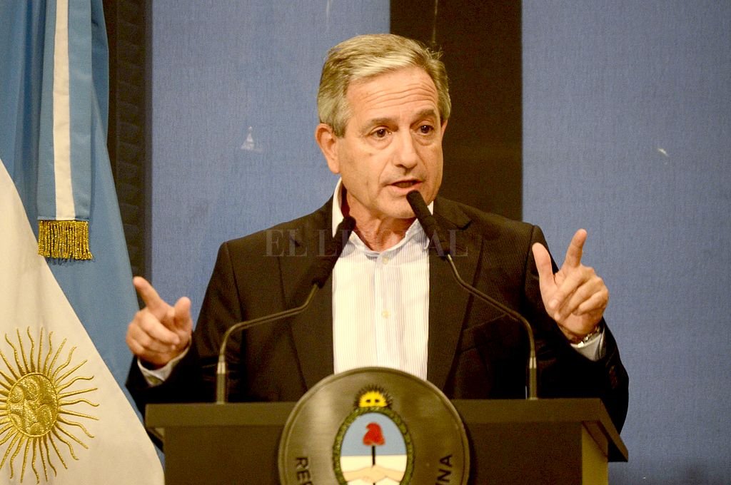 En la Nación Jubilados y pensionados no tendrán el bono de fin de año por $ 5.000 - Andrés Ibarra fue el vocero sobre cómo se computará el bono de fin de año. Jubilados y pensionados no tendrán el bono de fin de año por $ 5.000 - Andrés Ibarra fue el vocero sobre cómo se computará el bono de fin de año. -