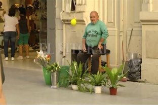 Reclamo Un florista de la peatonal molesto por el aumento del canon - Un florista de la peatonal molesto por el aumento del canon -