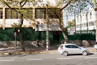 Una preceptora olió "algo raro" y se terminó el negocio Alumnos de 15 años de un colegio religioso armaron una banda narco y vendían droga en el baño - Colegio Nuestra Señora de la Misericordia, de Mendoza. Alumnos de 15 años de un colegio religioso armaron una banda narco y vendían droga en el baño - Colegio Nuestra Señora de la Misericordia, de Mendoza.