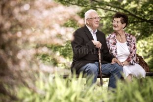 Contra prejuicios y preconceptos Una vejez placentera: el sexo y el amor después de los 60 - Oportunidades. De acuerdo a la nueva concepción de la ancianidad, los adultos mayores tienen tantas posibilidades de realizar cosas y de disfrutar momentos como en otras etapas de sus vidas. Es cuestión de aceptar el desafío y animarse a lograrlo. Una vejez placentera: el sexo y el amor después de los 60 - Oportunidades. De acuerdo a la nueva concepción de la ancianidad, los adultos mayores tienen tantas posibilidades de realizar cosas y de disfrutar momentos como en otras etapas de sus vidas. Es cuestión de aceptar el desafío y animarse a lograrlo.