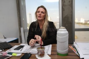 100% Biodiésel: un mercado de 750 millones de litros Colectivos: la quita de los subsidios ayuda al B100 - Verónica Geese, secretaria de Estado de la Energía de Santa Fe. Colectivos: la quita de los subsidios ayuda al B100 - Verónica Geese, secretaria de Estado de la Energía de Santa Fe.