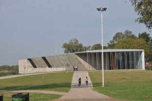 Se inaugura este lunes "El Museo de la Constitución será un legado para las generaciones futuras" - Inauguración. Este lunes, desde las 20, con entrada libre y gratuita, se presentarán Lito Vitale, Jairo, Juan Carlos Baglietto y Liliana Vitale, junto a Tavo Angelini e Itatí Barrionuevo. "El Museo de la Constitución será un legado para las generaciones futuras" - Inauguración. Este lunes, desde las 20, con entrada libre y gratuita, se presentarán Lito Vitale, Jairo, Juan Carlos Baglietto y Liliana Vitale, junto a Tavo Angelini e Itatí Barrionuevo.