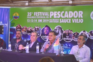 El más grande de la región Se presentó el 35º Festival del Pescador - El jefe comunal de Sauce Viejo, Pedro Uliambre, presentó la grilla junto al secretario de Gobierno, Gustavo López Torres y el ministro de Gobierno de la provincia, Pablo Farías. Se presentó el 35º Festival del Pescador - El jefe comunal de Sauce Viejo, Pedro Uliambre, presentó la grilla junto al secretario de Gobierno, Gustavo López Torres y el ministro de Gobierno de la provincia, Pablo Farías.