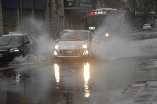 Clima en Santa Fe La tormenta llegó a la ciudad y podría caer más lluvia - La tormenta llegó a la ciudad y podría caer más lluvia -