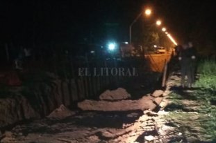 Se investiga Extraño crimen en Santo Tomé - Personal policial inspecciona la zona donde se produjo el cruento suceso Extraño crimen en Santo Tomé - Personal policial inspecciona la zona donde se produjo el cruento suceso