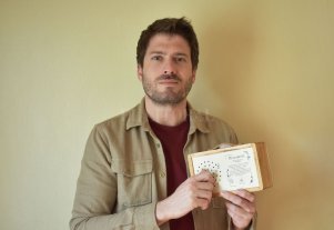 ES SANCARLINO Y VIVE EN ROSARIO Fabricará juguetes inspirados en la obra de María Elena Walsh - El emprendedor Germán Bertinat decidió apostar al dictado de su pasión y creo su propia línea de juguetes artesanales. Fabricará juguetes inspirados en la obra de María Elena Walsh - El emprendedor Germán Bertinat decidió apostar al dictado de su pasión y creo su propia línea de juguetes artesanales.