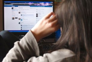 Está procesado y en prisión preventiva Se conocieron en Facebook, tuvieron un noviazgo y él la obligó a prostituirse - Se conocieron en Facebook, tuvieron un noviazgo y él la obligó a prostituirse -