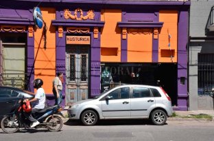 Inseguridad en Santa Fe Robo y vandalismo en dos comercios - En el bar Kusturica los ladrones arrancaron una ventana y luego vaciaron el local. Robo y vandalismo en dos comercios - En el bar Kusturica los ladrones arrancaron una ventana y luego vaciaron el local.