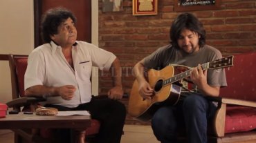 En su programa de radio Calamaro homenajeó a "la dinastía Deicas" - Cacho y Matt Hungo, compartiendo el episodio tres de la serie "Legados", realizada por Juan Cruz Revello y Violeta Barni en el marco del programa Estímulo Santafesino. Calamaro homenajeó a "la dinastía Deicas" - Cacho y Matt Hungo, compartiendo el episodio tres de la serie "Legados", realizada por Juan Cruz Revello y Violeta Barni en el marco del programa Estímulo Santafesino.
