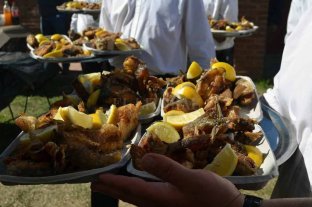 29° edición Santa Rosa de Calchines recibe la Fiesta del Islero - A ORILLAS DEL RÍO CALCHINES. A lo largo de la jornada se ofrecerá gastronomía típica: pescado frito, empanadas, sábalo a la parrilla y otras exquisiteces costeras. Santa Rosa de Calchines recibe la Fiesta del Islero - A ORILLAS DEL RÍO CALCHINES. A lo largo de la jornada se ofrecerá gastronomía típica: pescado frito, empanadas, sábalo a la parrilla y otras exquisiteces costeras.