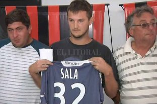 El avión que llevaba al jugador santafesino se perdió en el Canal de la Mancha Familiares y amigos de Sala piden que se busque "hasta las últimas consecuencias" - Familiares y amigos de Sala piden que se busque "hasta las últimas consecuencias" -