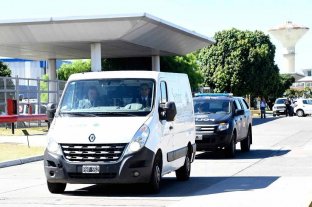 Último adiós al jugador santafesino Los restos de Sala llegaron al país - Los restos del jugador santafesinos son transportados por personal de Sentir Los restos de Sala llegaron al país - Los restos del jugador santafesinos son transportados por personal de Sentir