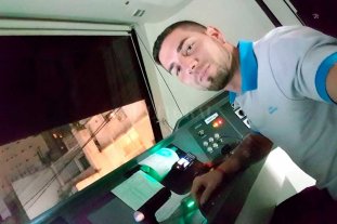 Maximiliano Mühn es santafesino y chofer profesional El maquinista de trenes: del deber ante el comando al fantasma de los suicidas - Joven y ceresino. Maximiliano Mühn hace ya varios años que trabaja como chofer profesional de trenes. Recibió una estricta formación para afrontar todos los desafíos que debe afrontar en su trabajo. Tiene un futuro promisorio. El maquinista de trenes: del deber ante el comando al fantasma de los suicidas - Joven y ceresino. Maximiliano Mühn hace ya varios años que trabaja como chofer profesional de trenes. Recibió una estricta formación para afrontar todos los desafíos que debe afrontar en su trabajo. Tiene un futuro promisorio.