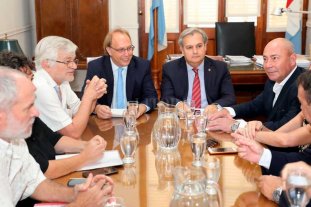 Discusión paritaria Propuesta salarial: cláusula gatillo condicionada y sin porcentajes - Propuesta salarial: cláusula gatillo condicionada y sin porcentajes -