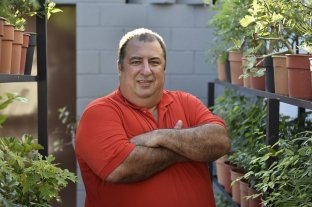 Finalista del "Nobel de educación" Un argentino entre los 10 mejores maestros del mundo - Martín Salvetti creó una estación de radio donde los alumnos generan contenido aplicando lo aprendido y relacionado a sus problemáticas locales Un argentino entre los 10 mejores maestros del mundo - Martín Salvetti creó una estación de radio donde los alumnos generan contenido aplicando lo aprendido y relacionado a sus problemáticas locales