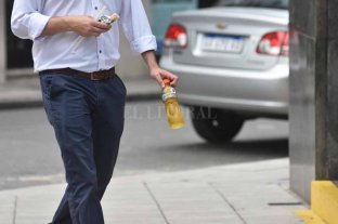 Ola de calor en Argentina Santa Fe una de las provincias más "calientes" - Hidratarse es clave para no sufrir golpes de calor Santa Fe una de las provincias más "calientes" - Hidratarse es clave para no sufrir golpes de calor