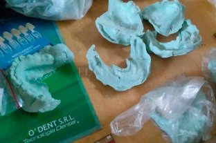 Tras una denuncia del Colegio de Odontólogos de Santa Fe Desbarataron un taller ilegal de fabricación de prótesis dentales - Desbarataron un taller ilegal de fabricación de prótesis dentales -