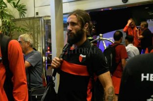 Colón preparó un lunes movidito en Lima, esperando por Municipal Banderazo de hinchas y un rompecabezas que no es tal - Banderazo de hinchas y un rompecabezas que no es tal -