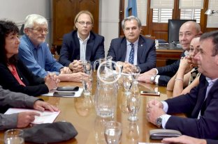 Tras las paritarias de este martes Para estatales y docentes es insuficiente la oferta y se vienen más medidas de fuerza - Para estatales y docentes es insuficiente la oferta y se vienen más medidas de fuerza -