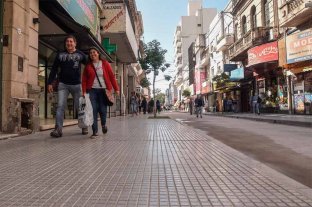 Se renovó el entorno del paseo Habilitan el tránsito de calle Mendoza, entre San Jerónimo y 25 de Mayo - Habilitan el tránsito de calle Mendoza, entre San Jerónimo y 25 de Mayo -